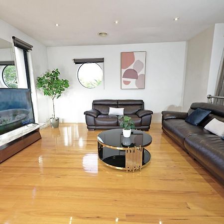Luxury 7Brm Entire House Lakeview Blackswans Wifi Bbq Resort Point Cook Dış mekan fotoğraf